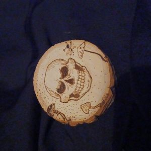 Small skull wood piece